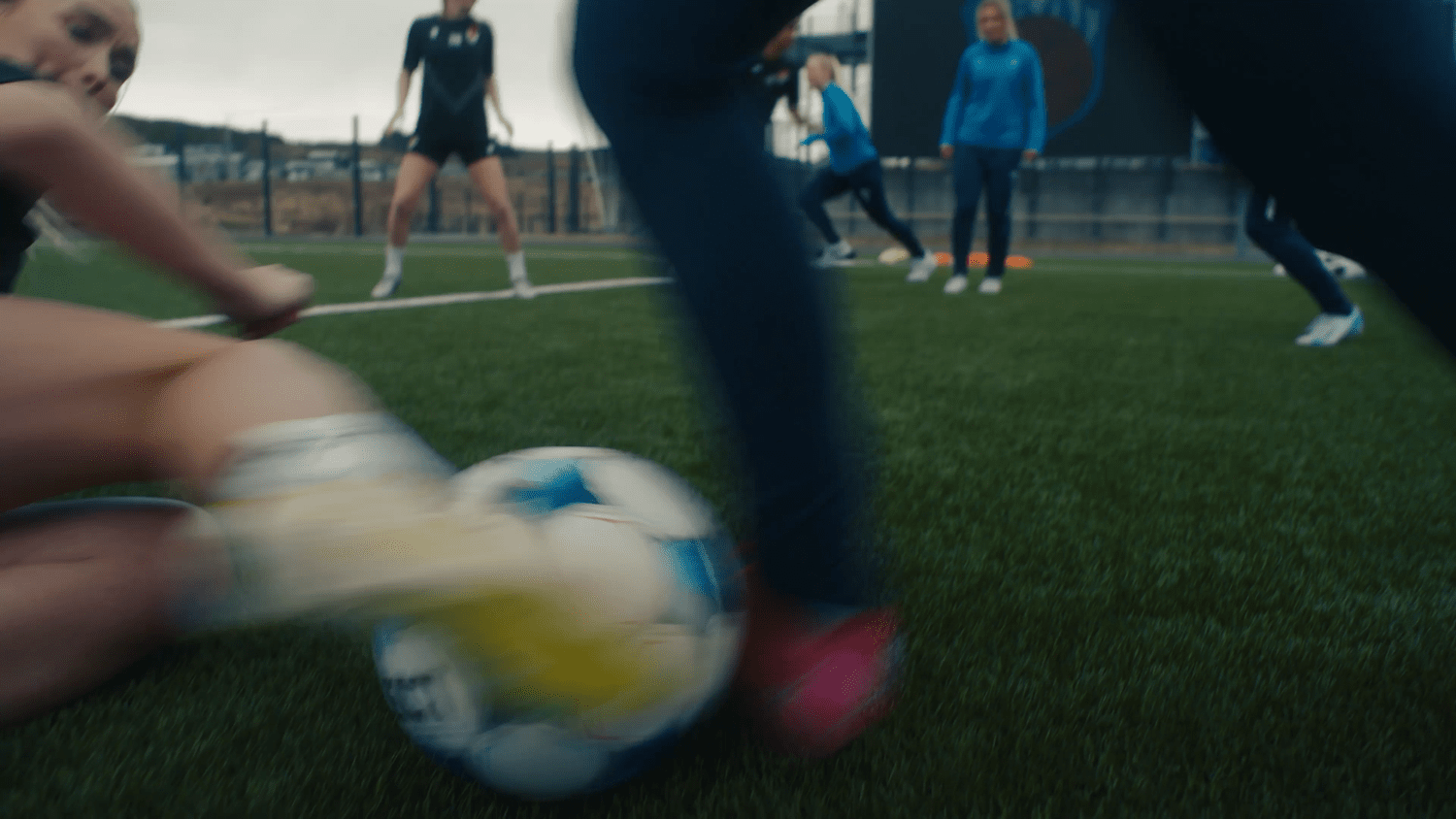 Besta deildin — Commercial — still 11