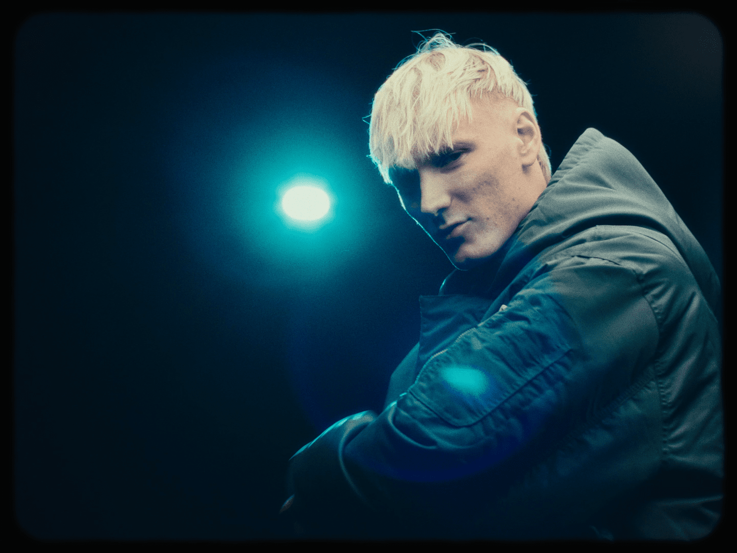 Stjörnuhrap — Music Video — still 7