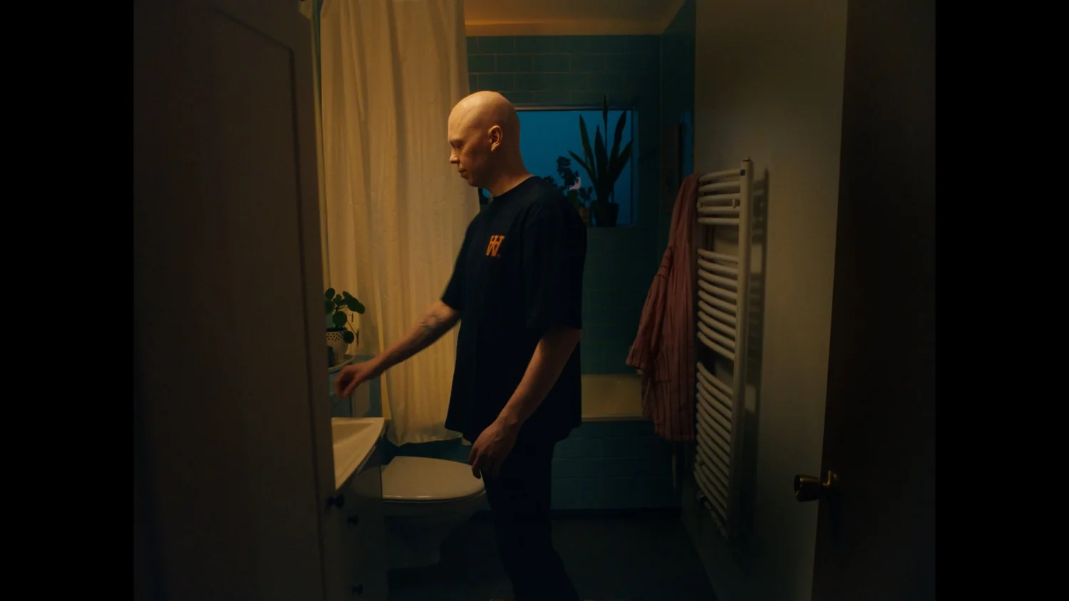 Kraftur — Commercial — still 1