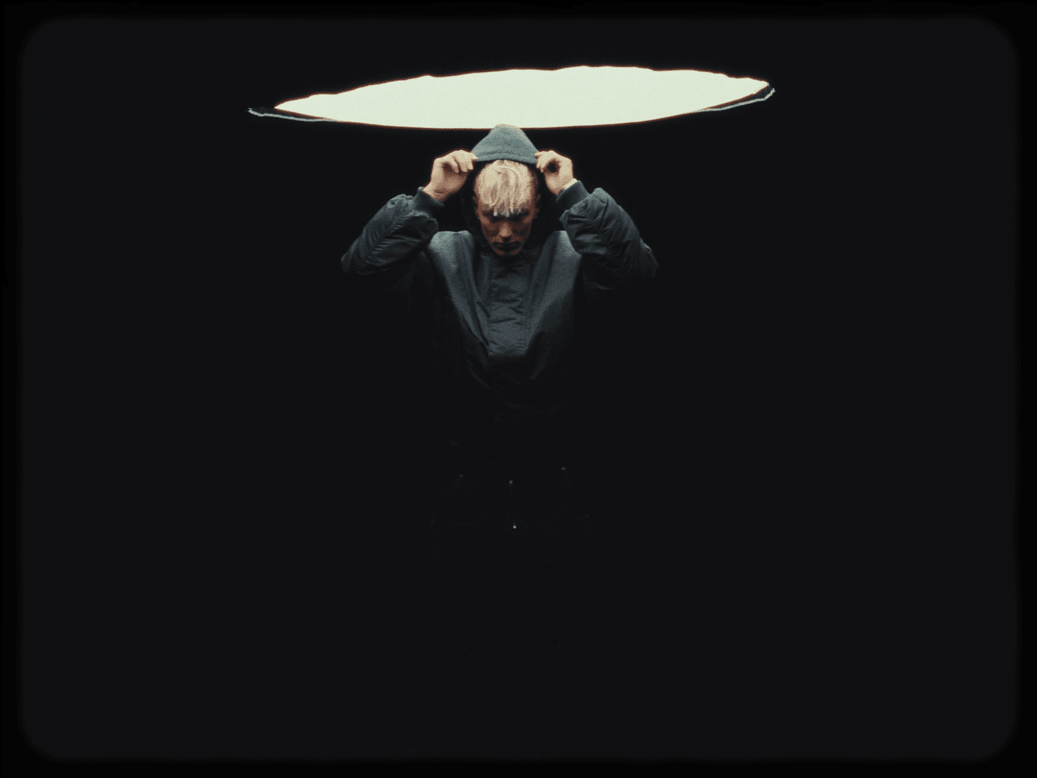 Stjörnuhrap — Music Video — still 5